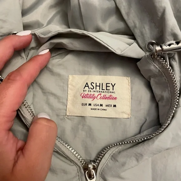 Jacket ✨ - Picture 2 of 2